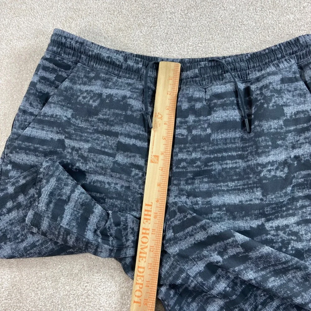 Lululemon Peloton Pace Breaker Shorts Mens XXL Grey Black Glitch Liner 9